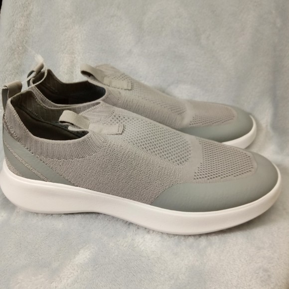 Koolaburra by UGG Slip-On Sneakers in Size 9 - Picture 3 of 6